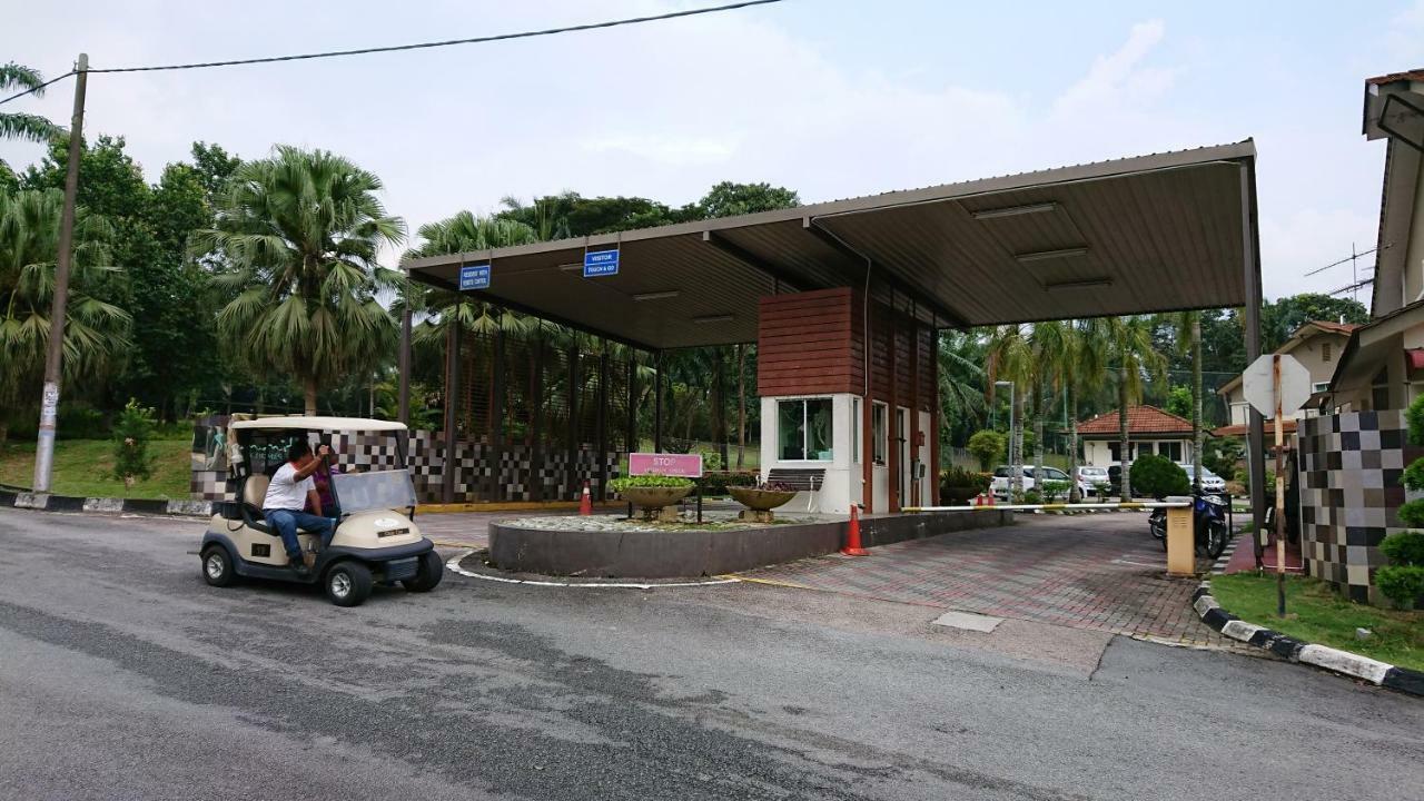 Homestay Bandar Putra Kulai Exterior photo